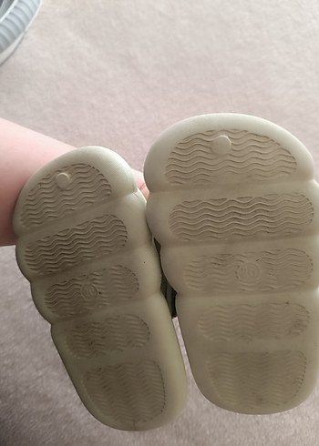 Beyaz Kız Çocukları Düğmeli Terlik - Görsel 3