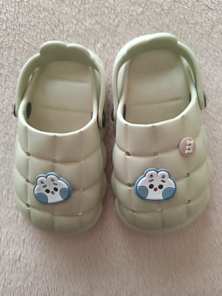 Beyaz Kız Çocukları Düğmeli Terlik - Görsel 2