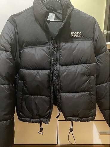 Pull and Bear PULL&BEAR kadın siyah şişme mont 