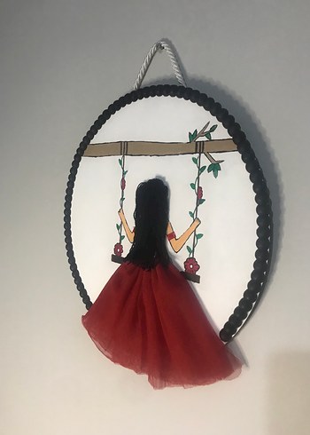 Beden kırmızı Renk Kırmızı Elbiseli Sallanan Bebek Duvar Süsü