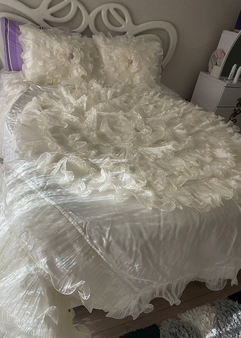 İşlemeli Beyaz Yatak Örtüsü - Görsel 3