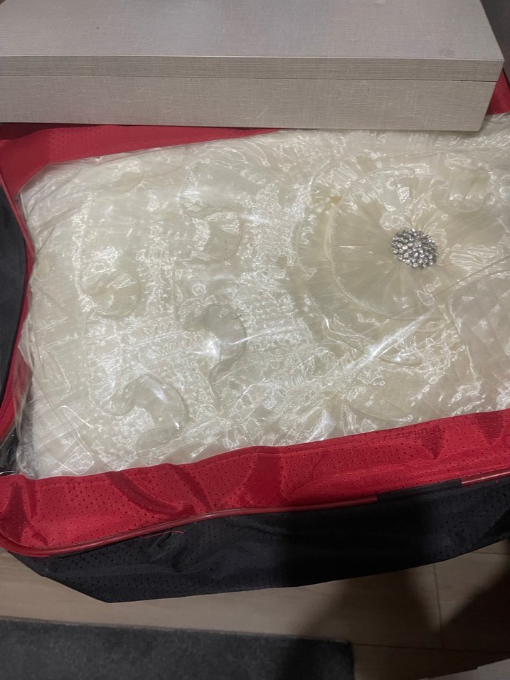 İşlemeli Beyaz Yatak Örtüsü - Görsel 5