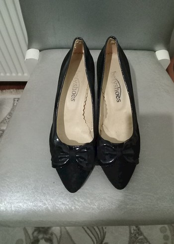 Siyah Fiyonklu Stiletto Topuklu Kadın Ayakkabı - Görsel 4