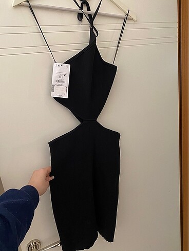 Bershka Boyundan bağlamalı elbise