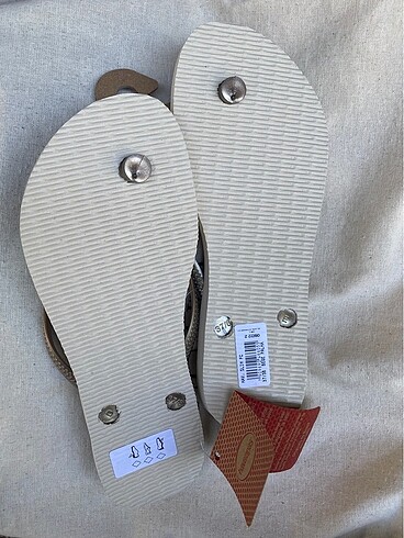 38 Beden Havaianas slim terlik bej