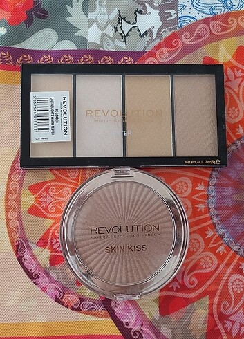 Revolution bronzer ve Highlighter