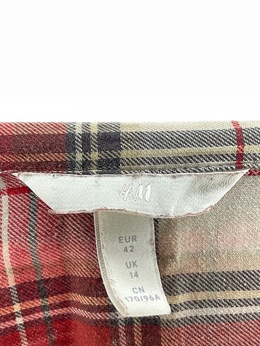 42 Beden çeşitli Renk H&M Gömlek %70 İndirimli.