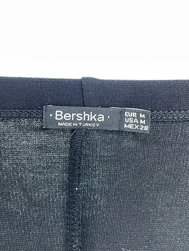 m Beden siyah Renk Bershka Kısa Elbise %70 İndirimli.
