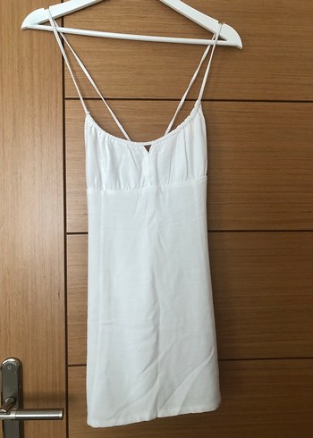Beyaz V Yaka İnce Askılı Midi Elbise Pull&Bear