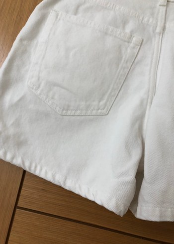 38 Beden beyaz Renk Pull&Bear Beyaz Kot Şort