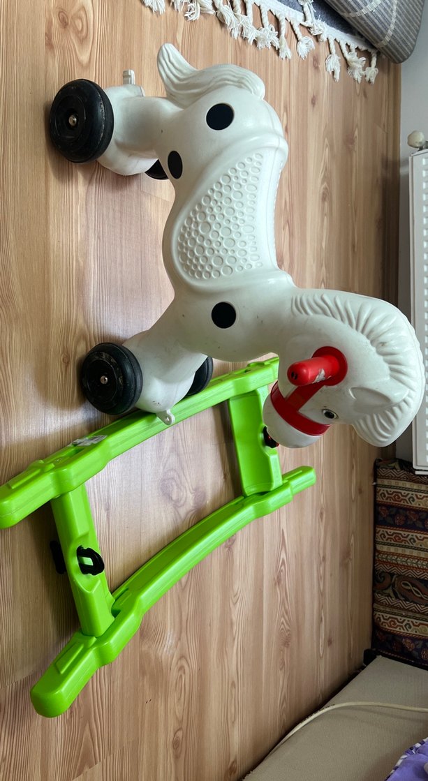 Beyaz ve Renkli Atlı Çocuk Oyuncağı - Görsel 2