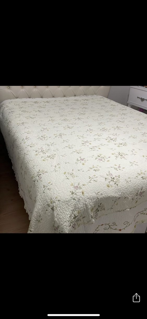 İşlemeli Beyaz Yatak Örtüsü - Görsel 2