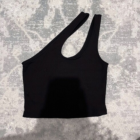 siyah askılı crop bluz