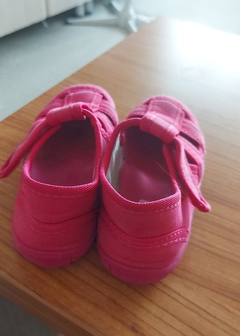Diğer Kız Çocuk Pembe Cırt Cırtlı Sandalet