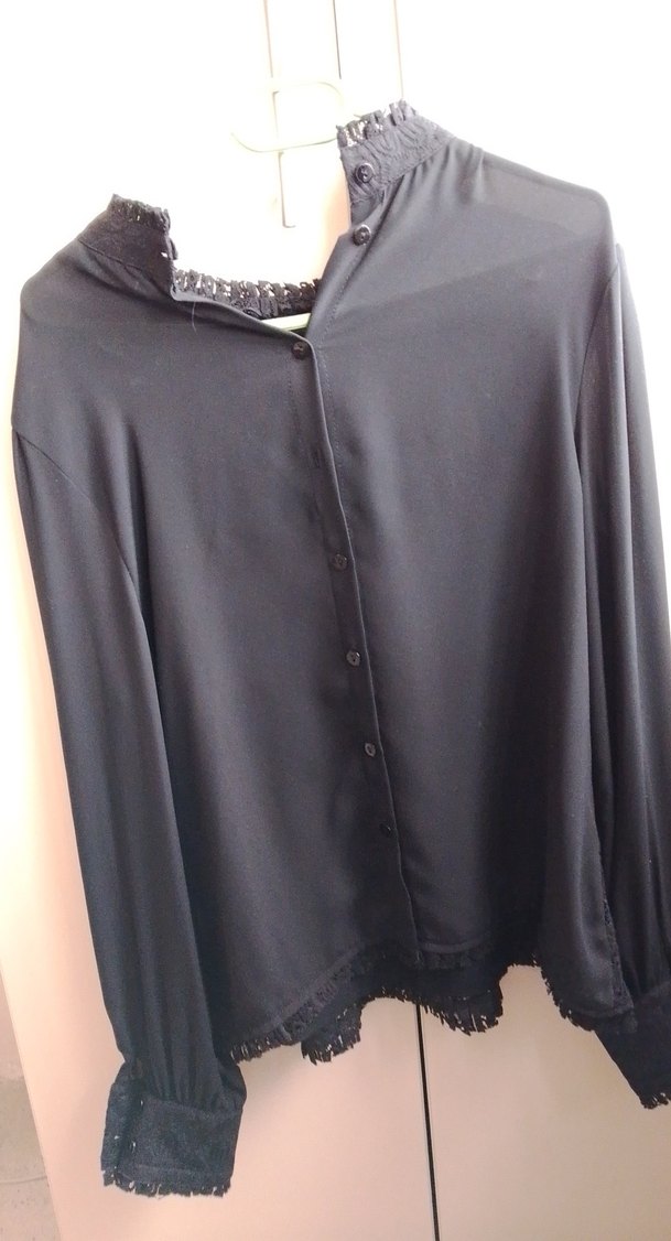 Uzun Kollu Siyah Dantelli Kadın Bluz - Görsel 4