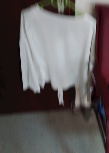 Düğmeli Beyaz V Yaka Kadın Gömlek - Görsel 3