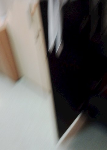 Düğmeli Beyaz V Yaka Kadın Gömlek - Görsel 2