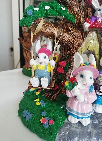 Ağaç orman evi ve yanındaki sallanan tavşanlar dahildir - Görsel 6