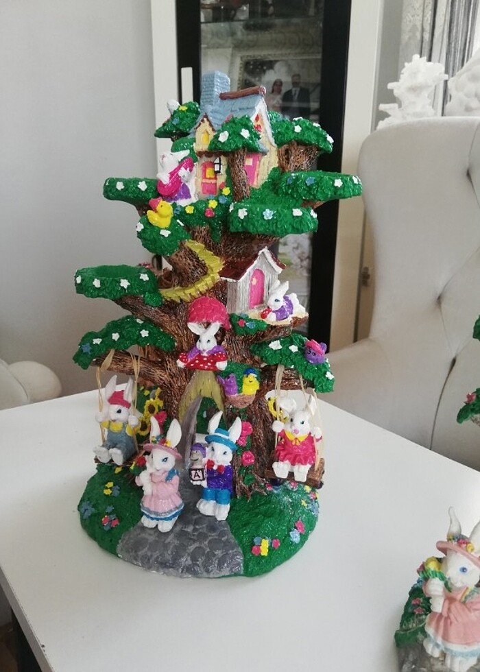 Ağaç orman evi ve yanındaki sallanan tavşanlar dahildir - Görsel 3