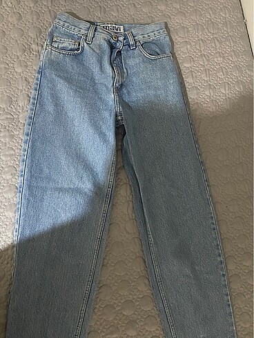 mom jean