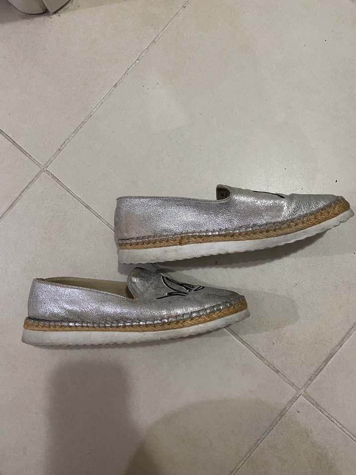 Gri Parlak Kadın Günlük Ayakkabı - Görsel 2