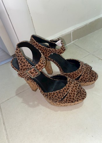 Kahverengi leopar  Desenli Platform Topuklu Sandalet - Görsel 2