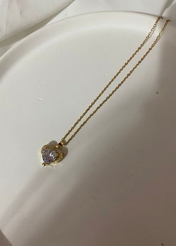 Altın Renkli Kalp Detaylı Modern Klasik Kolye - Görsel 2