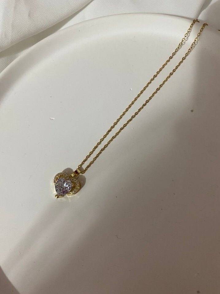 Altın Renkli Kalp Detaylı Modern Klasik Kolye - Görsel 2