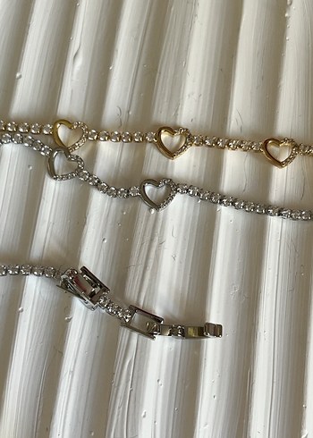 Altın Renk Zincir Detaylı Minimalist Bileklik - Görsel 4