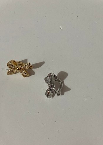 Altın Renkli Fiyonk Detaylı Mini Earcuff - Görsel 2