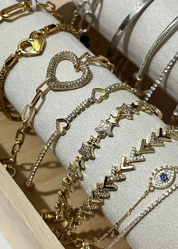 İşlemeli Yıldızlı Gold Bileklik - Görsel 3