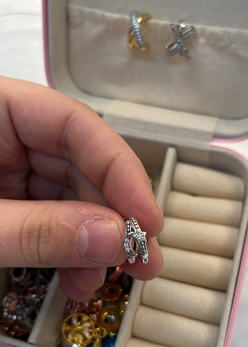 Gri Nakışlı Siyah Rock Punk Halka Küpe - Görsel 4