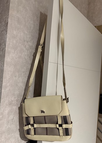 Burberry Bej Deri Kareli Tokalı Kadın Çanta - Görsel 3