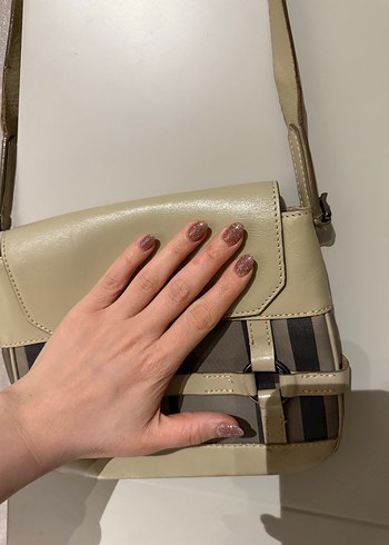 Burberry Bej Deri Kareli Tokalı Kadın Çanta - Görsel 4