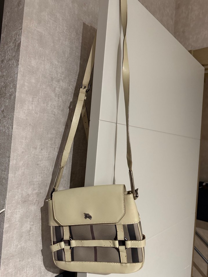 Burberry Bej Deri Kareli Tokalı Kadın Çanta - Görsel 3