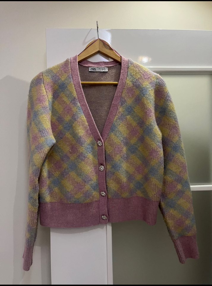 Zara Pembe Pastel taşlı Düğmeli V Yaka Triko Hırka - Görsel 4