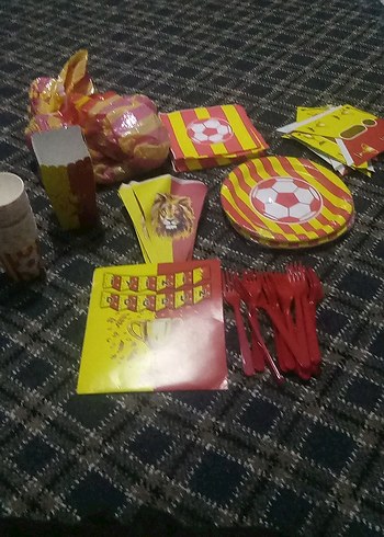 Renkli Futbol Temalı Parti Malzemeleri Seti
