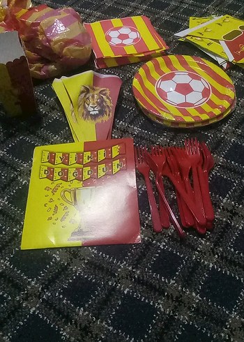 Renkli Futbol Temalı Parti Malzemeleri Seti