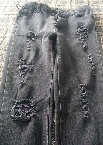 Gri Yırtık Detaylı Ki Skinny Jean