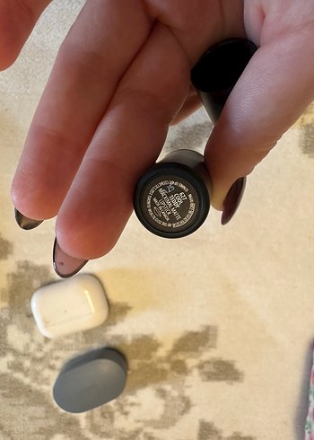 MAC Siyah Mat Ruj - Görsel 3