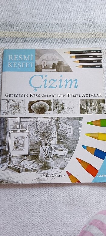 Geniş kapsamlı çizim teknikleri kitabı.