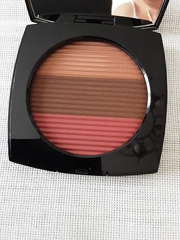 Chanel Les Beiges Healthy Glow Sun Kissed Powder