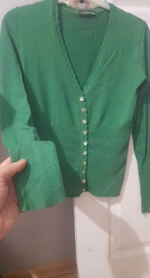 Düğmeli Yeşil V Yakalı İnce Triko Hırka - Görsel 2