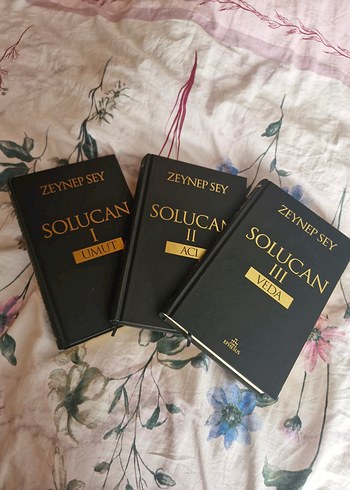 Zeynep Sey - Solucan Serisi 3 Kitap