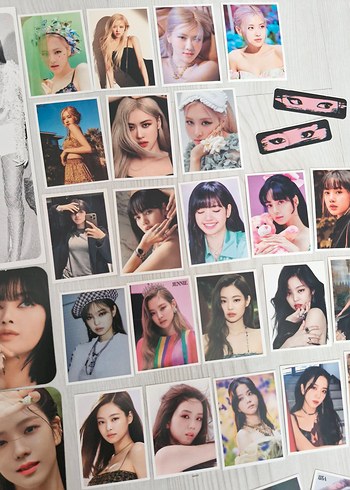 Beden Blackpink dergi ve kart koleksiyonu