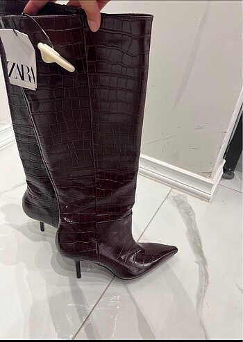 Zara bordo çizme