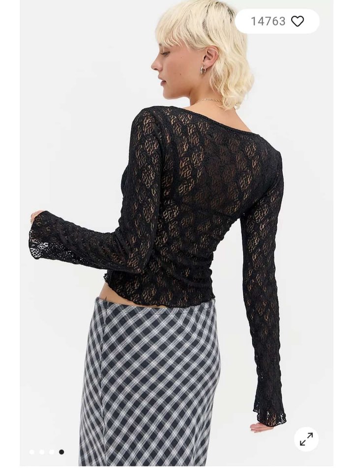 Urban outfitters Dantel Detaylı Siyah V Yaka Bluz - Görsel 3