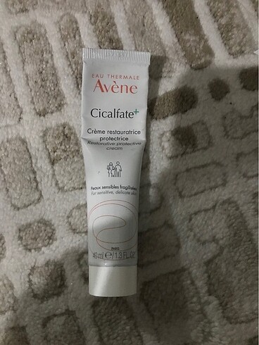 Avene avene cicalfate