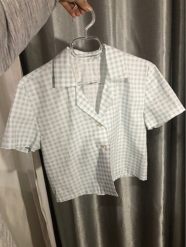 Vintage aesthetic mavi beyaz ekoseli crop gömlek