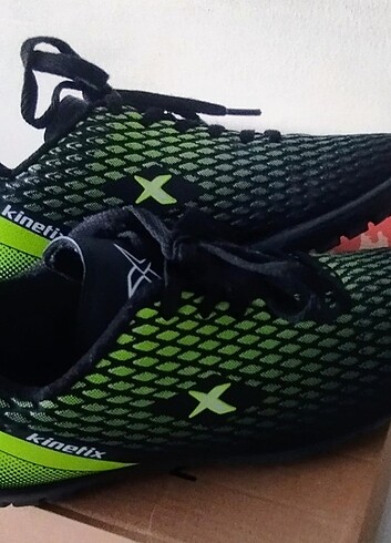 Kinetix 32 numara halı saha futbol ayakkabısı